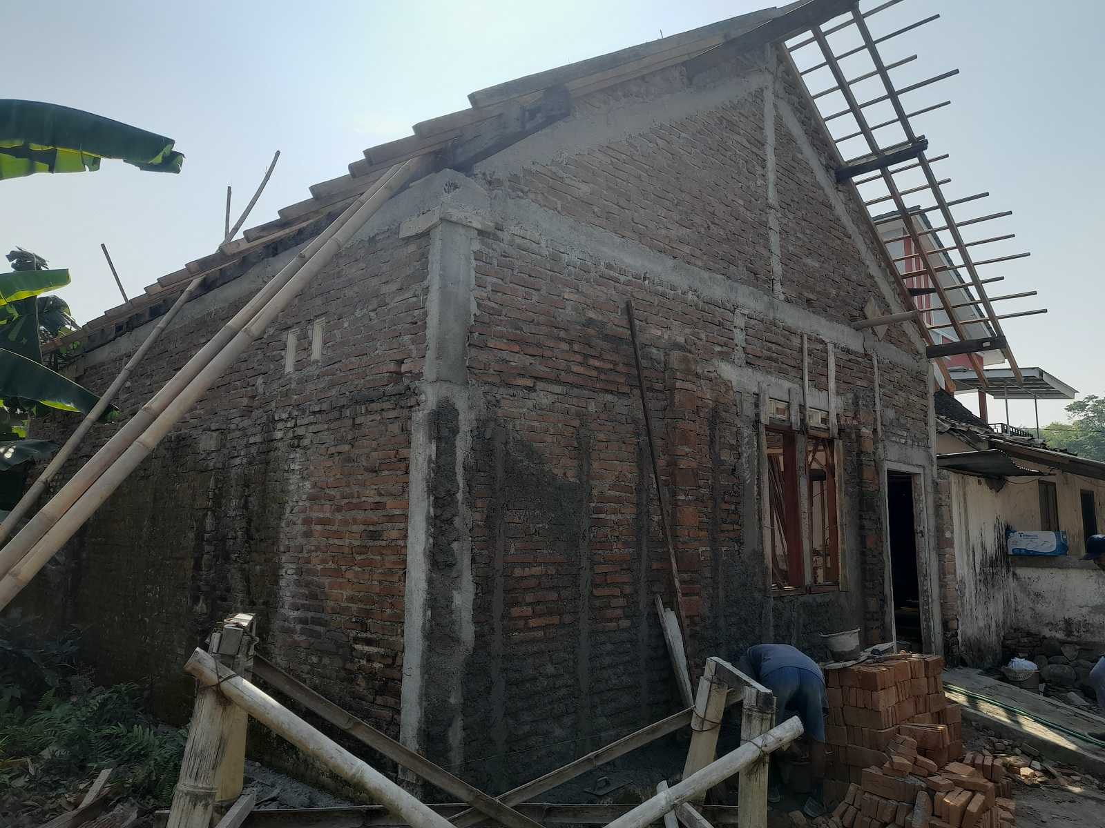 Foto Rumah 50% JUNI MANTORO